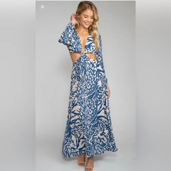 RESA Blue and Cream Long Sleeve Two-Piece Dress from REVOLVE - Picture 3 of 12